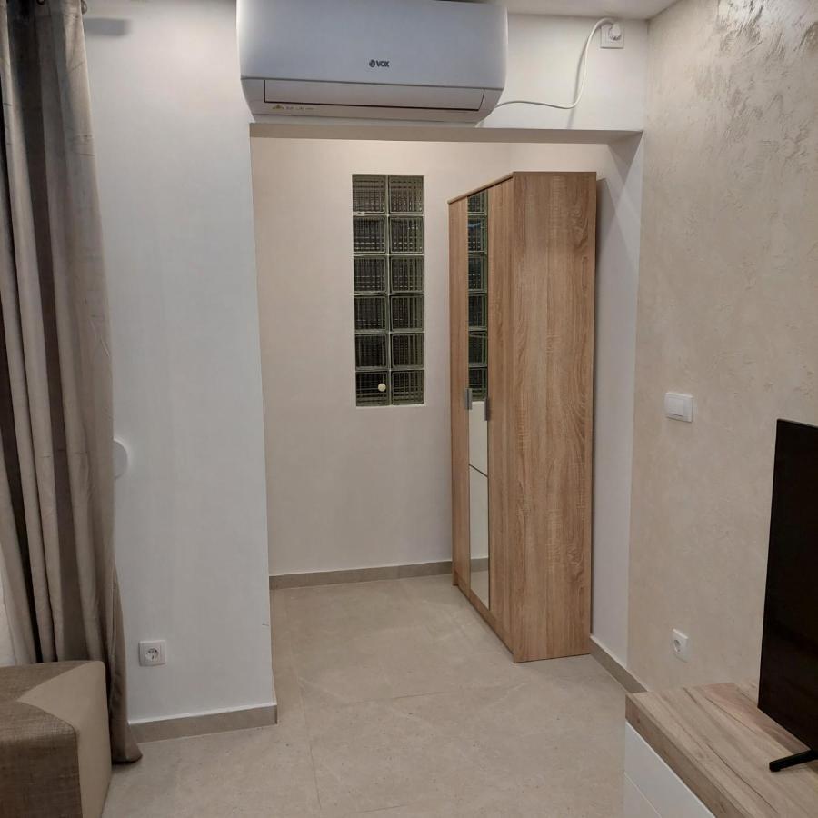 Apartman Lux Jelena Surčin Exterior foto