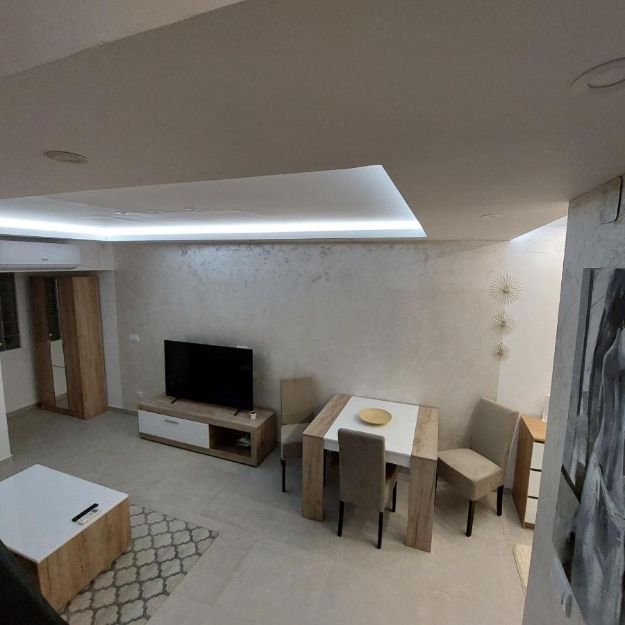 Apartman Lux Jelena Surčin Exterior foto